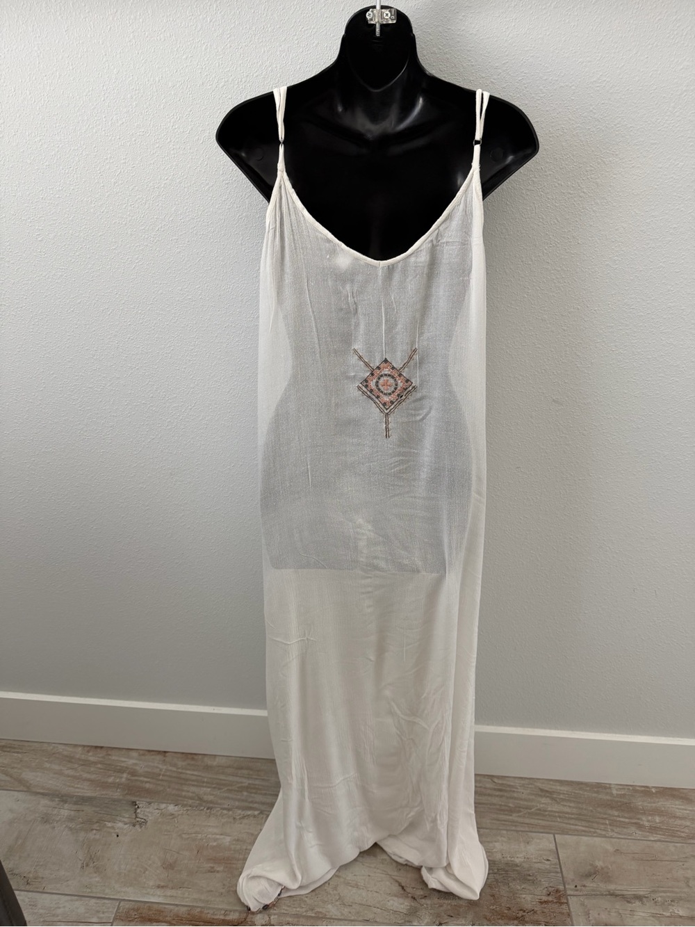 Saks Fifth Avenue White Linen-Look maxi Dress with Multicolor Embroidery - Picture 4 of 10